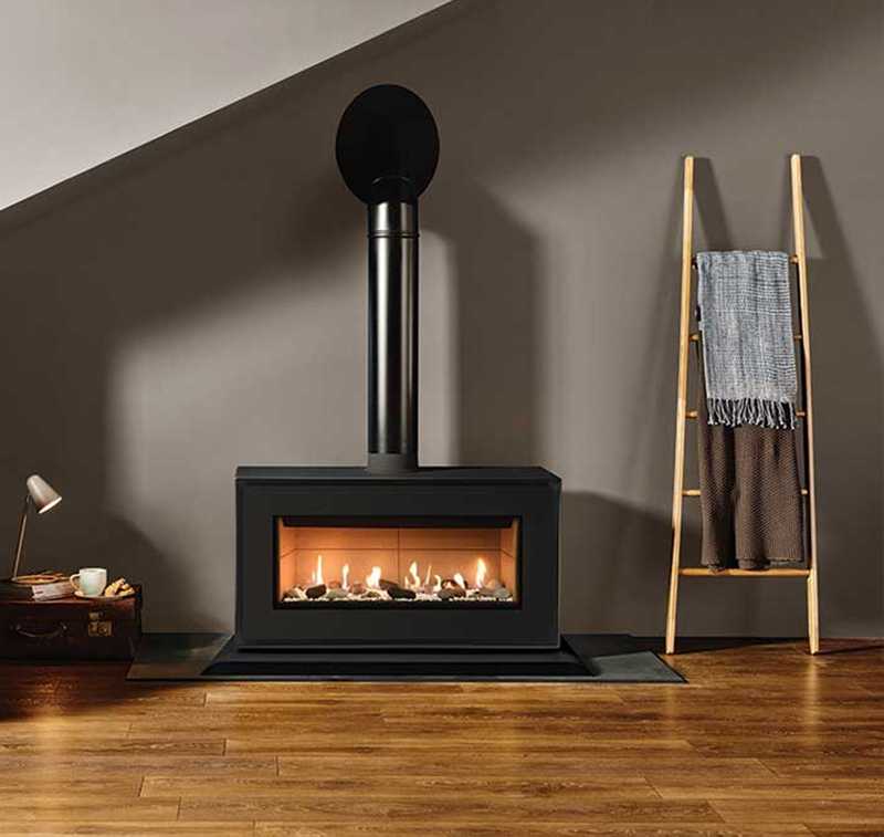 Gazco Studio 2 Freestanding Gas Fire with Pebble & Stone Fuel Bed and Vermiculite lining