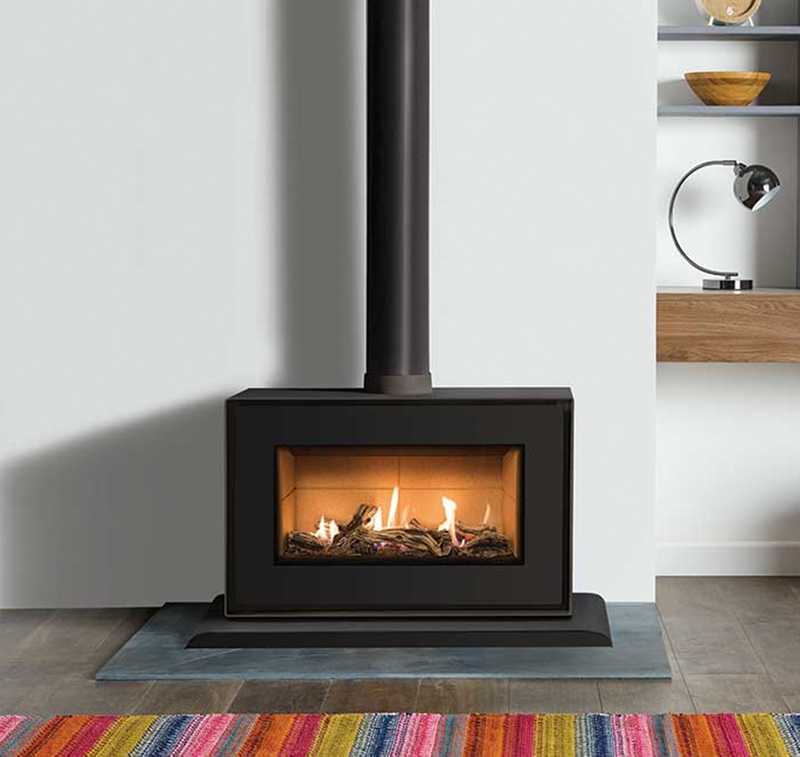 Gazco Studio 1 Freestanding Gas Fire with Driftwood-effect fuel bed and Vermiculite lining